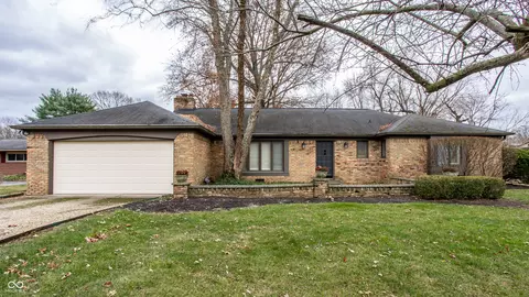 537 Fairway Dr, Indianapolis, IN 46260