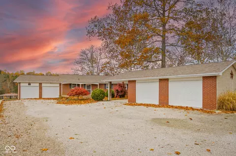 8421 W Old Nashville Rd, Columbus, IN 47201