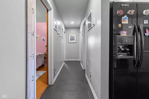 Entry Way - 1504 Mcclure Rd, Columbus, IN 47201 photo 4 of 7