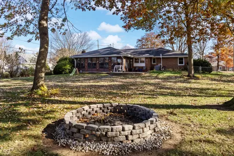 Exterior - 1504 Mcclure Rd, Columbus, IN 47201 photo 18 of 20