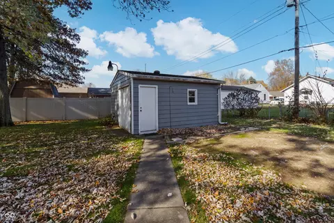 Exterior - 1504 Mcclure Rd, Columbus, IN 47201 photo 19 of 20