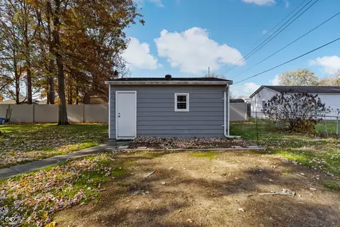 Exterior - 1504 Mcclure Rd, Columbus, IN 47201 photo 20 of 20