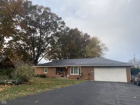 Exterior - 1504 Mcclure Rd, Columbus, IN 47201 photo 9 of 20