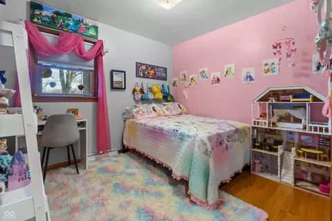 Bedroom - 1504 Mcclure Rd, Columbus, IN 47201 photo 2 of 8