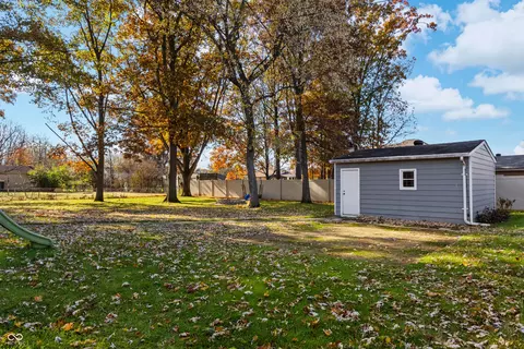 Exterior - 1504 Mcclure Rd, Columbus, IN 47201 photo 17 of 20