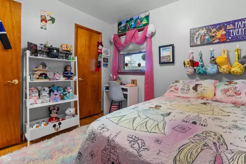 Bedroom - 1504 Mcclure Rd, Columbus, IN 47201 photo 3 of 8