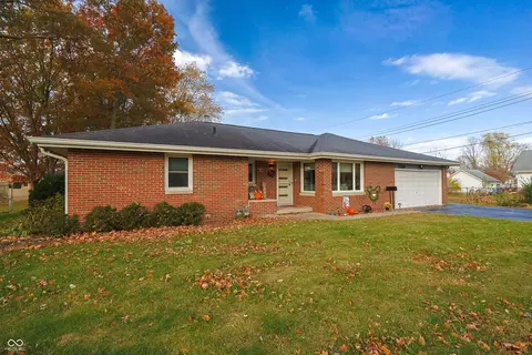 Exterior - 1504 Mcclure Rd, Columbus, IN 47201 photo 4 of 20