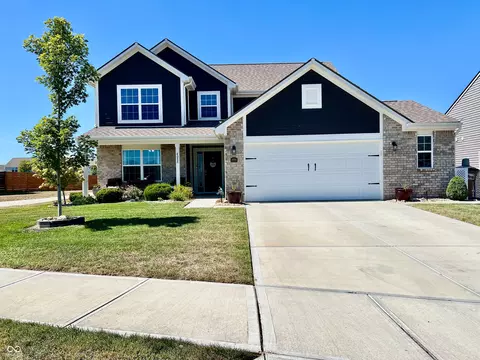 4088 Ashworth Ln, Columbus, IN 47201