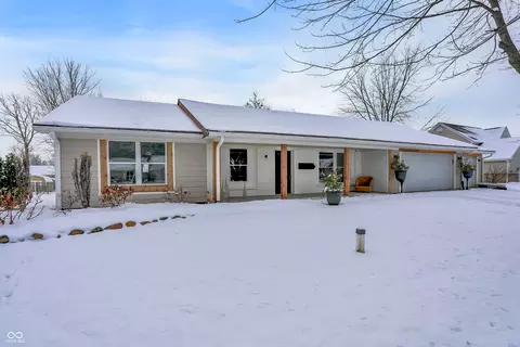9785 Barth Dr, Zionsville, IN 46077