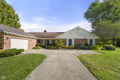58 Callery Pear Dr, Batesville, IN 47006