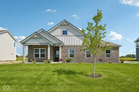 7760 Magnolia St, New Palestine, IN 46163
