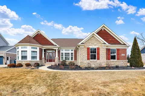 3924 Bear Creek Way, Zionsville, IN 46077