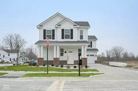 16001 Tharp Woods Dr, Fishers, IN 46037