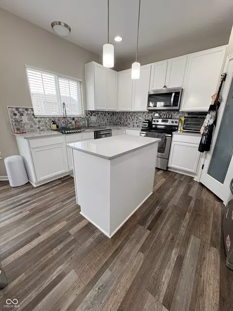 Kitchen - 2607 Twinleaf Dr, Plainfield, IN 46168 photo 2 of 3