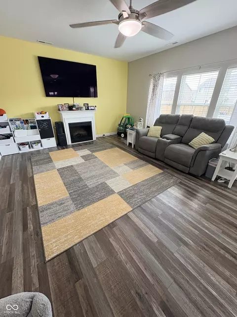 Living - 2607 Twinleaf Dr, Plainfield, IN 46168 photo 2 of 2