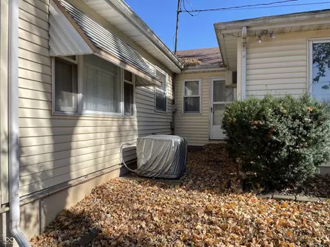 Exterior - 1012 Liberty St, Covington, IN 47932 photo 3 of 9