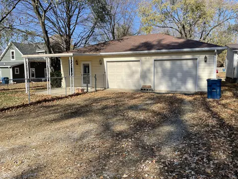Exterior - 1012 Liberty St, Covington, IN 47932 photo 6 of 9