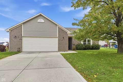 16924 Maraschino Dr, Noblesville, IN 46062