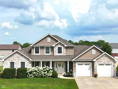 908 N Wild Pine Dr, Yorktown, IN 47396