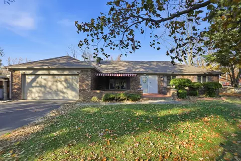 7370 Hidden Valley Dr, Plainfield, IN 46168 photo 2