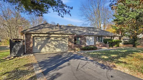 7370 Hidden Valley Dr, Plainfield, IN 46168