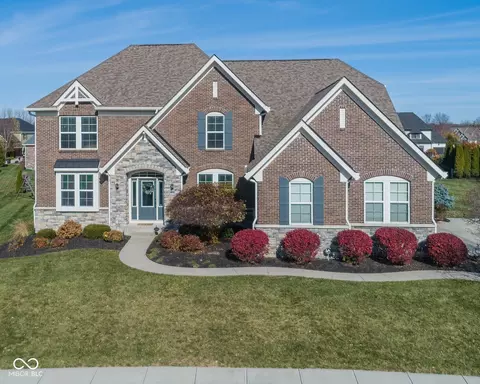 11504 Willow Bend Dr, Zionsville, IN 46077