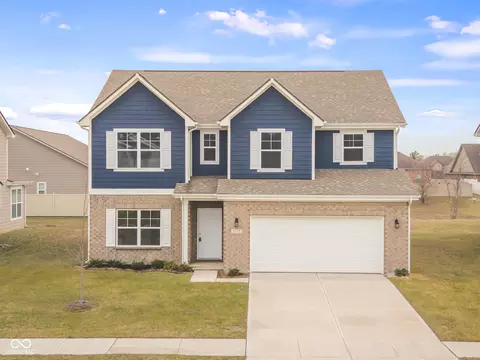 5737 Lauren Ln, Columbus, IN 47203