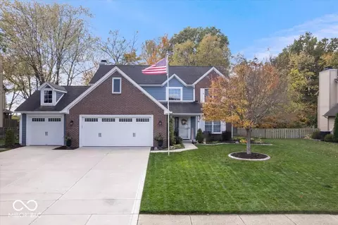 6525 Manchester Dr, Fishers, IN 46038