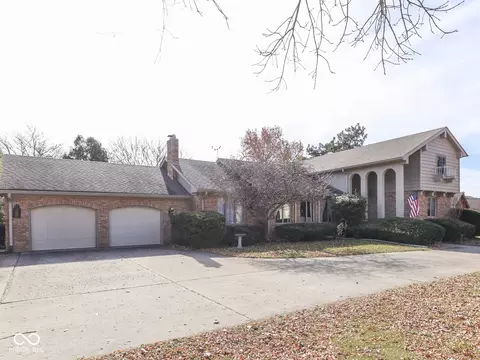 955 Padre Ln, Greenwood, IN 46143
