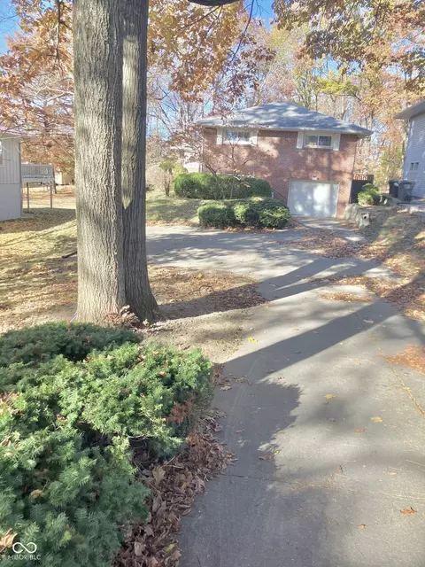 802 Maplewood Ave, Anderson, IN 46012