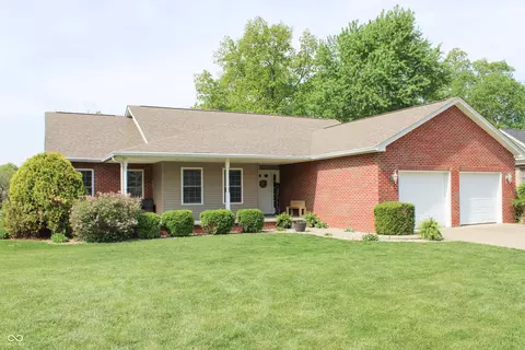 1675 Twin Oaks Dr, North Vernon, IN 47265