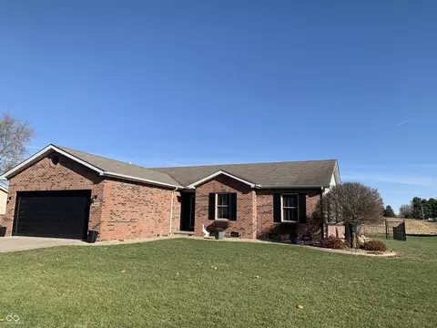 Exterior - 1004 Gray Squirrel Dr, Pendleton, IN 46064 photo 2 of 17