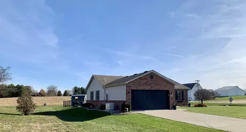 Exterior - 1004 Gray Squirrel Dr, Pendleton, IN 46064 photo 6 of 17