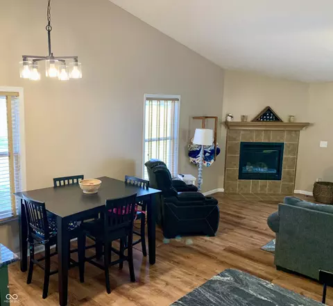 Dining - 1004 Gray Squirrel Dr, Pendleton, IN 46064 photo 2 of 2