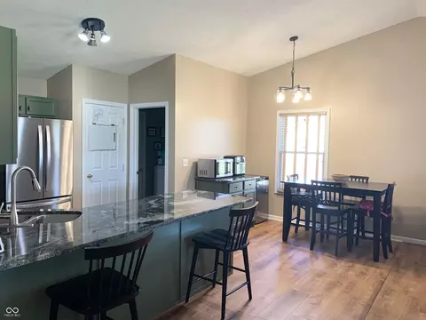 Kitchen - 1004 Gray Squirrel Dr, Pendleton, IN 46064 photo 5 of 7