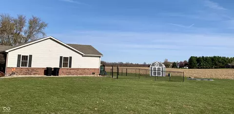 Exterior - 1004 Gray Squirrel Dr, Pendleton, IN 46064 photo 12 of 17