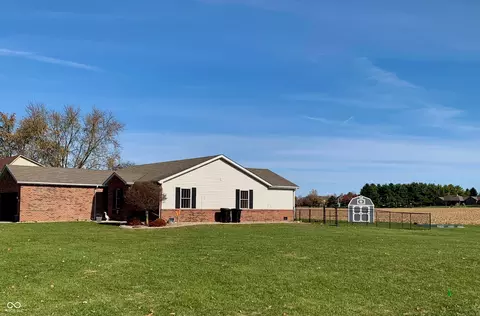 Exterior - 1004 Gray Squirrel Dr, Pendleton, IN 46064 photo 5 of 17