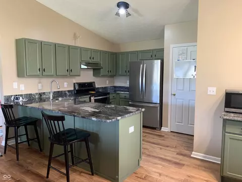 Kitchen - 1004 Gray Squirrel Dr, Pendleton, IN 46064 photo 1 of 7