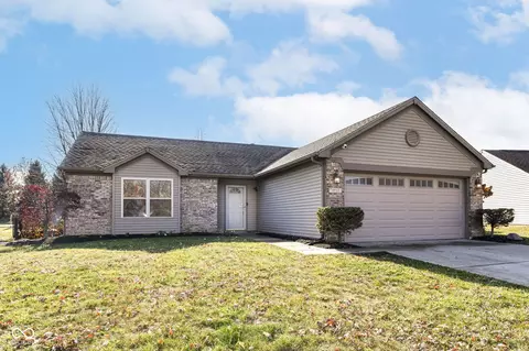 10713 Summerwood Ln, Fishers, IN 46038