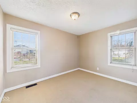 Bedroom - 2916 Market St, Pendleton, IN 46064 photo 4 of 7