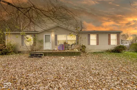 628 S First St, Scottsburg, IN 47170