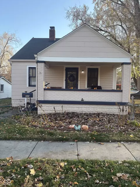 465 W Hawthorne St, Zionsville, IN 46077