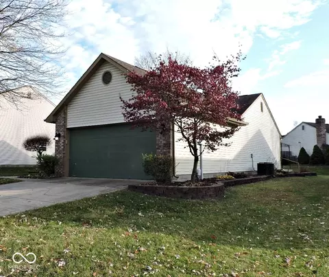 8419 Brook Pointe Ct, Indianapolis, IN 46234