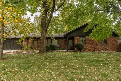 35 Robinwood Dr, Brownsburg, IN 46112