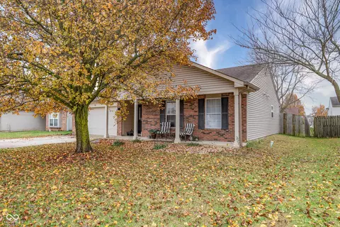 1181 Harvest Ridge Cir, Franklin, IN 46131