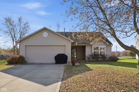 1525 Carlton Dr, Greenfield, IN 46140