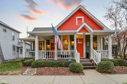 140 N Main St, Zionsville, IN 46077
