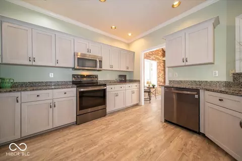Kitchen - 7300 Pymbroke Cir, Fishers, IN 46038 photo 3 of 3