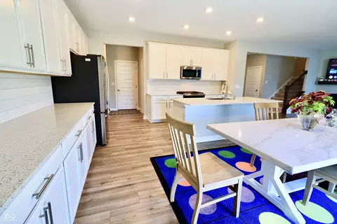 Kitchen - 8746 Lester Pl, Pendleton, IN 46064 photo 2 of 3