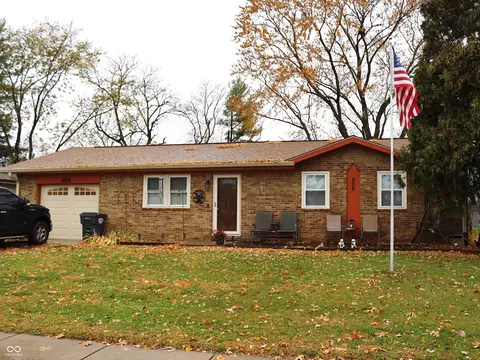908 Summer Rd, Greenwood, IN 46143